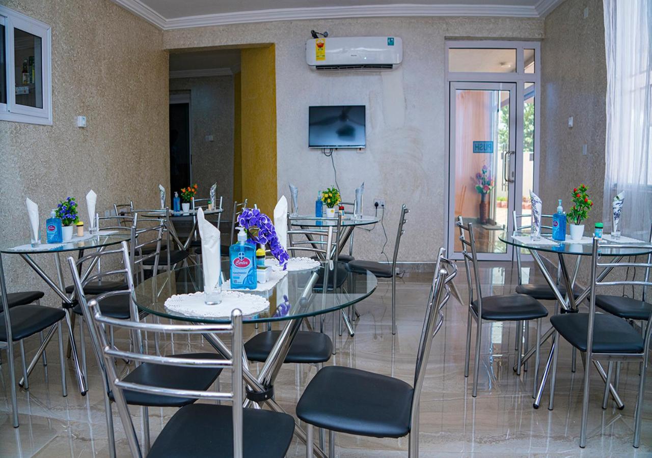 La-Viv Royal Hotel Кумаси Экстерьер фото